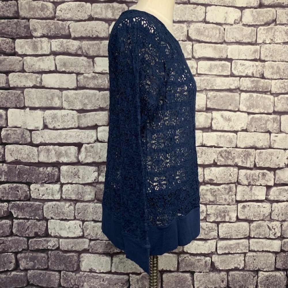 Chico's Size M Blue Sheer Lace Top - Picture 9 of 10